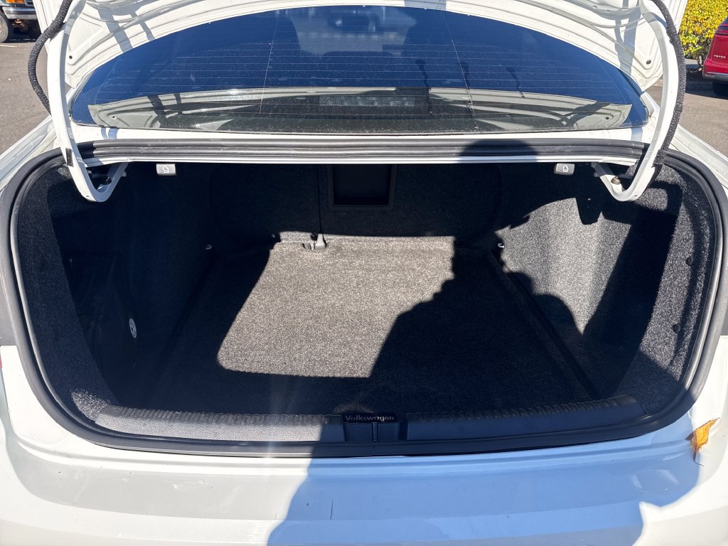 Used 2017 Volkswagen Jetta SE FWD image 28