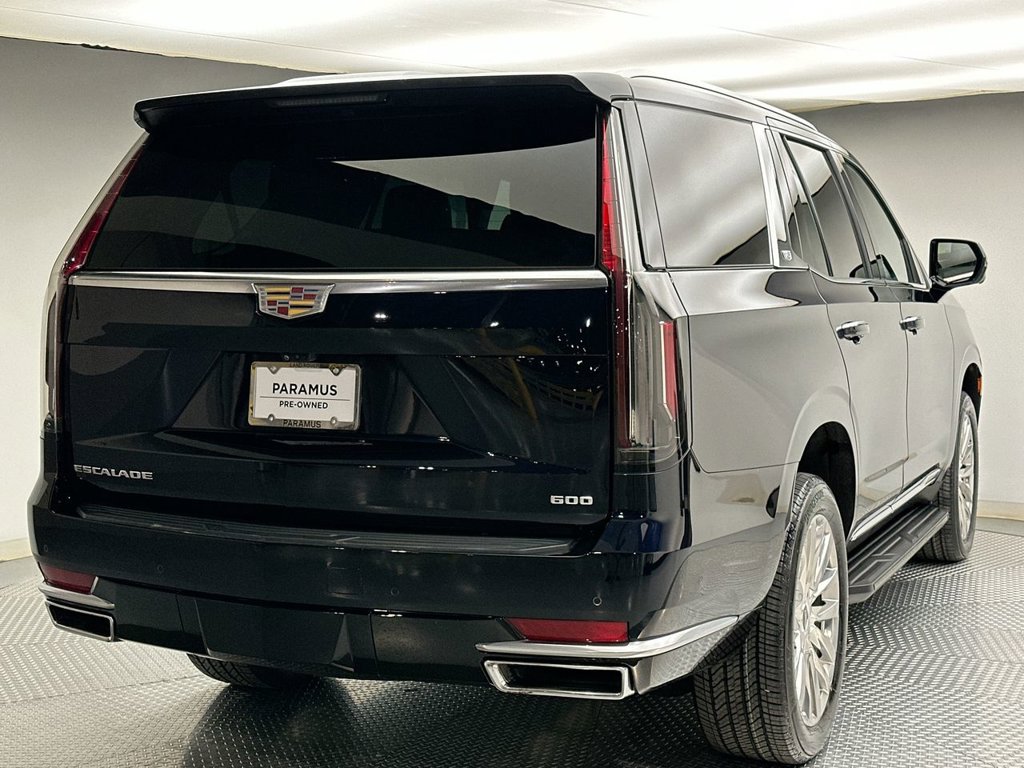 Used 2023 Cadillac Escalade Premium Luxury AWD/4WD image 13