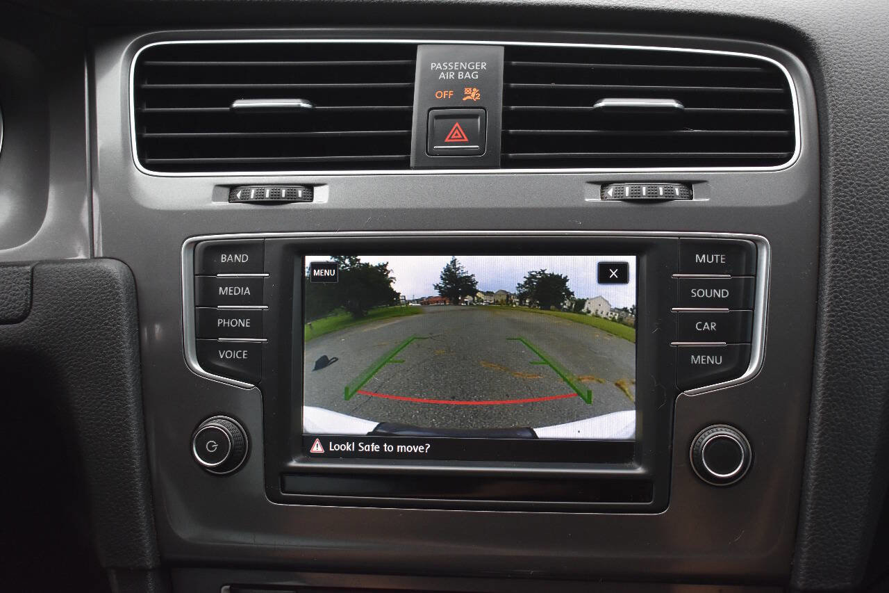 Used 2017 Volkswagen Golf Alltrack SE image 25