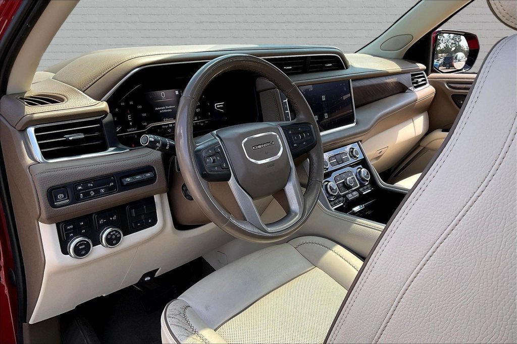 Used 2022 GMC Yukon XL Denali w/ Denali Ultimate Package AWD/4WD image 14
