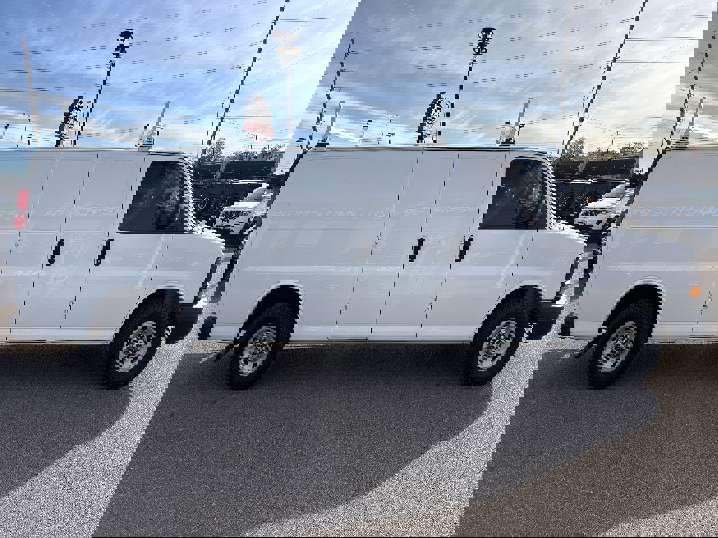 Used 2015 GMC Savana 3500 Extended image 6