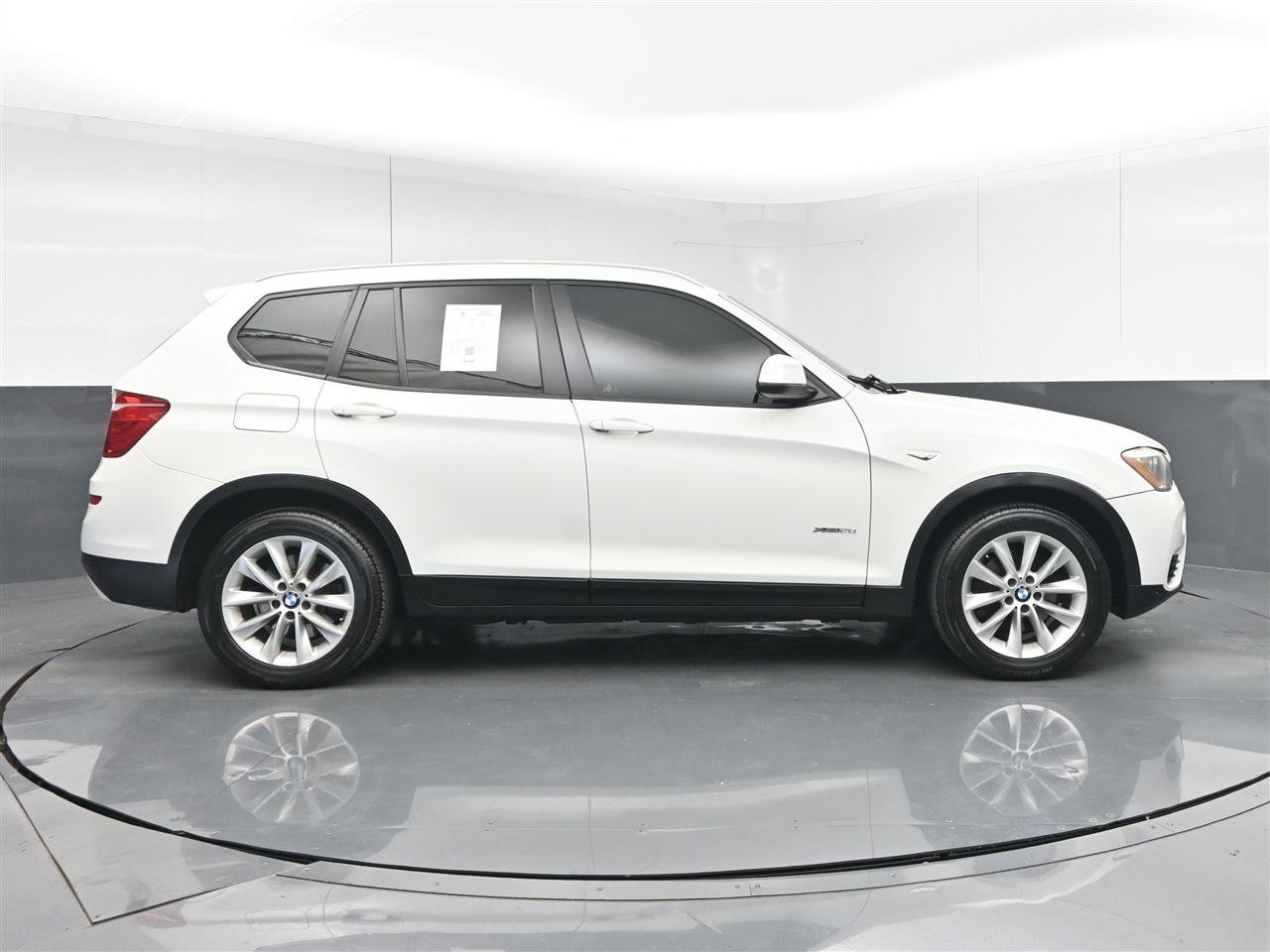 Used 2017 BMW X3 xDrive28i AWD/4WD image 4