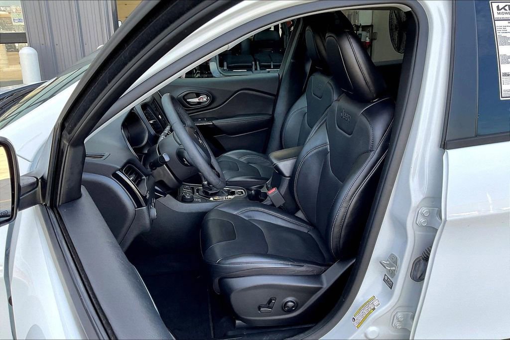 Used 2023 Jeep Cherokee Altitude Lux image 24