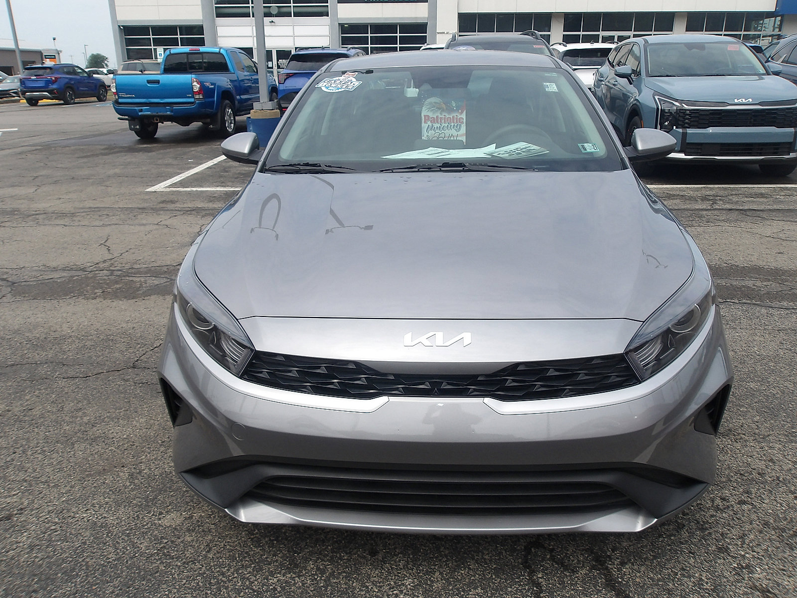 Used 2023 Kia Forte LXS FWD image 2