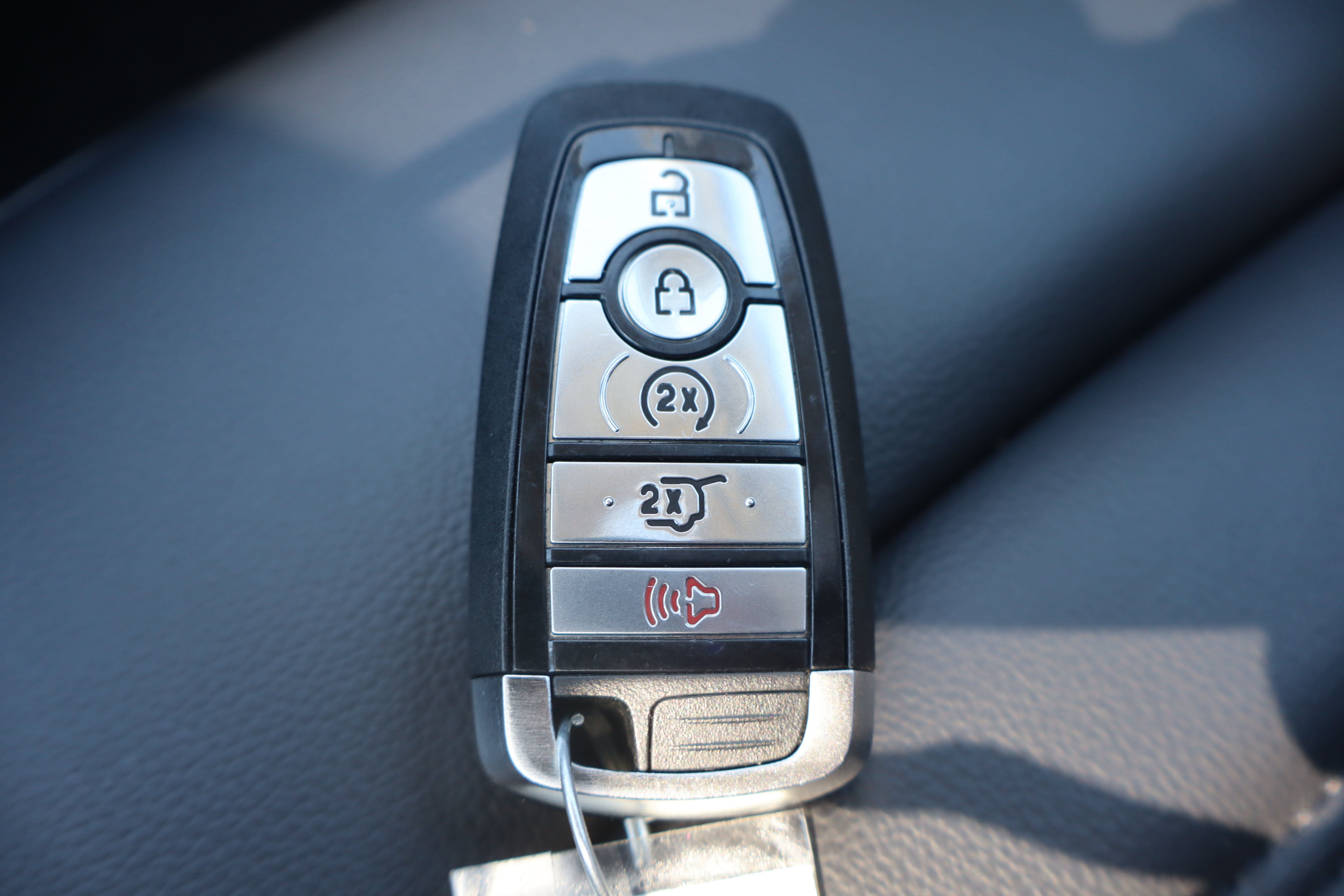 Used 2024 Ford Edge SEL w/ Convenience Package AWD/4WD image 32