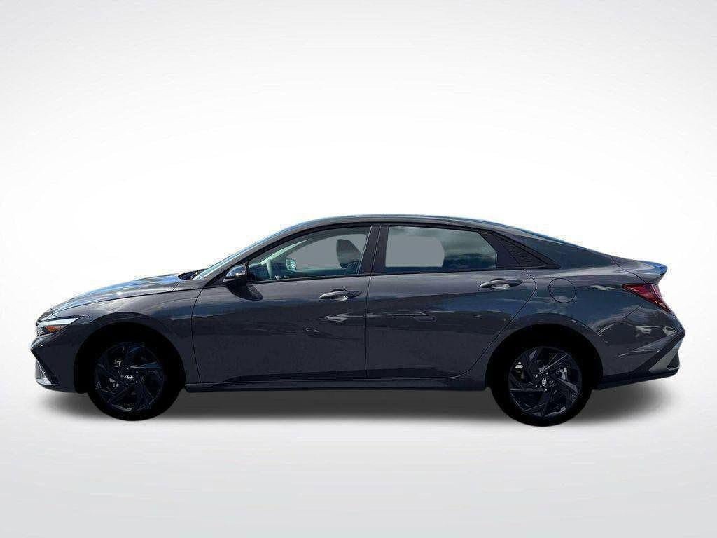 New 2026 Hyundai Elantra Sport FWD image 3