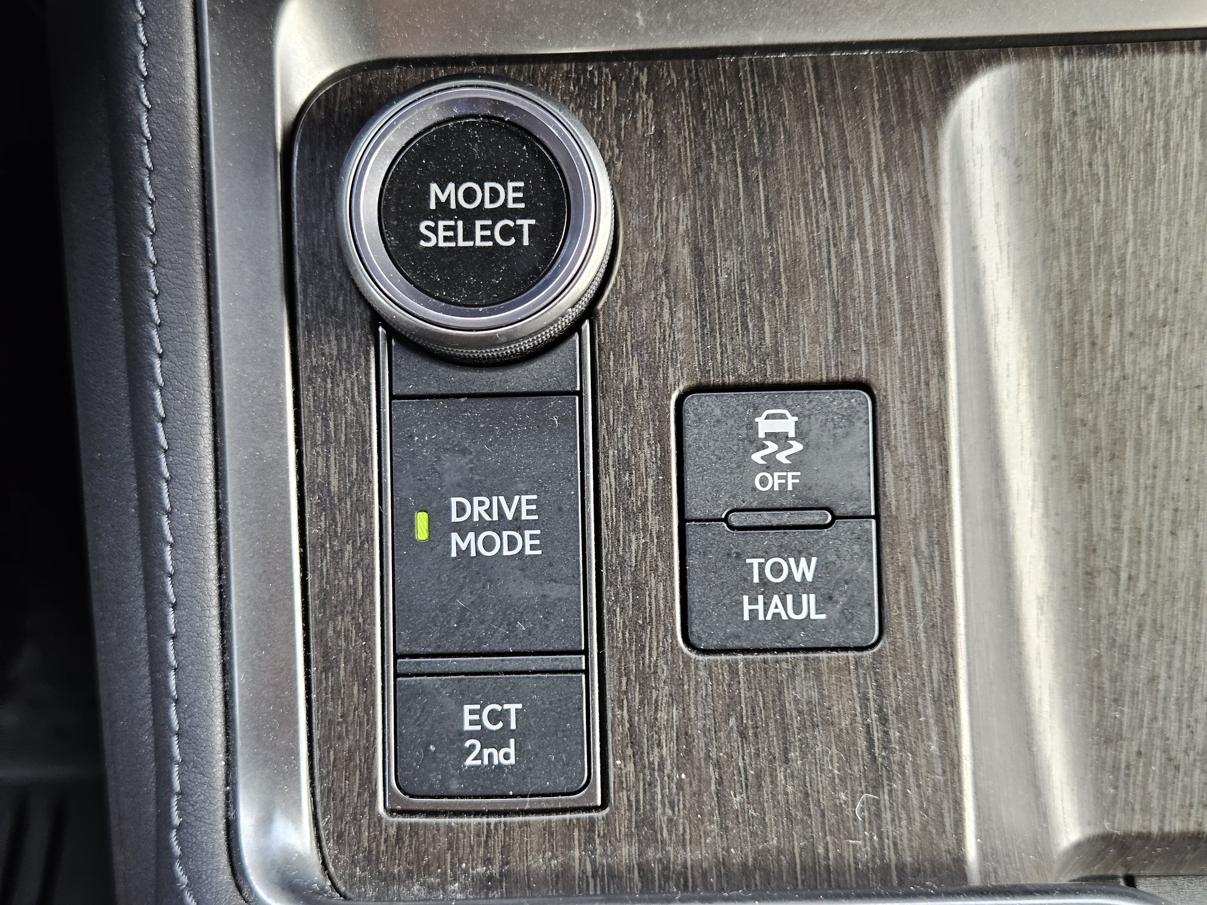 Used 2025 Lexus GX 550 w/ Accessory Package (2T) AWD/4WD image 19