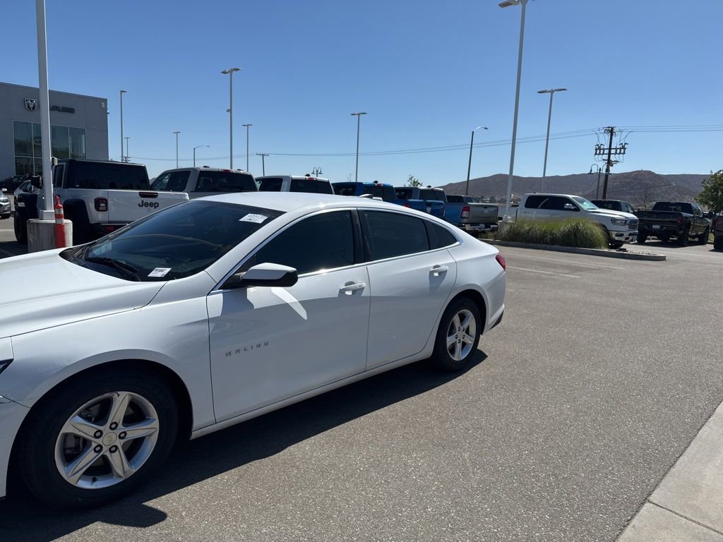 Used 2021 Chevrolet Malibu LS FWD image 4