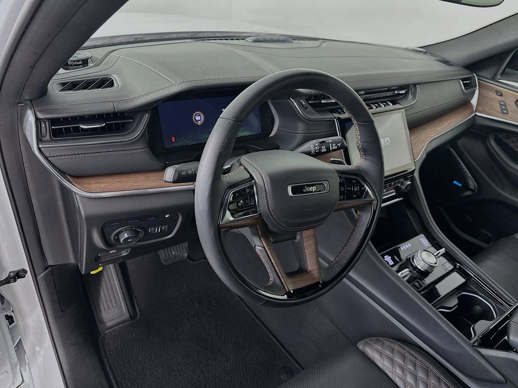 Used 2022 Jeep Grand Cherokee Summit AWD/4WD image 31