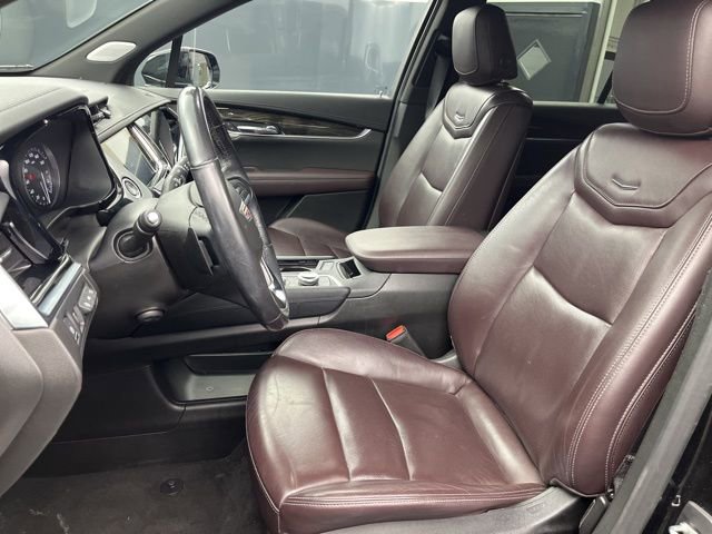 Used 2022 Cadillac XT6 Premium Luxury w/ Technology Package image 9