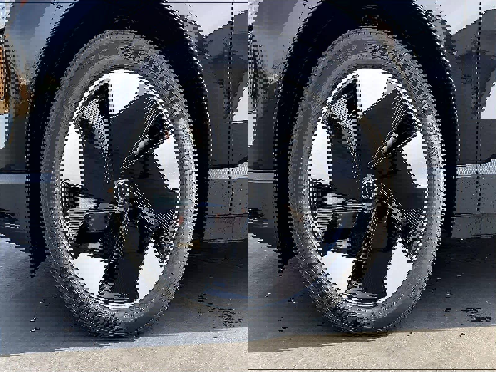 New 2026 Volvo EX30 Plus w/ Protection Package Premier image 14