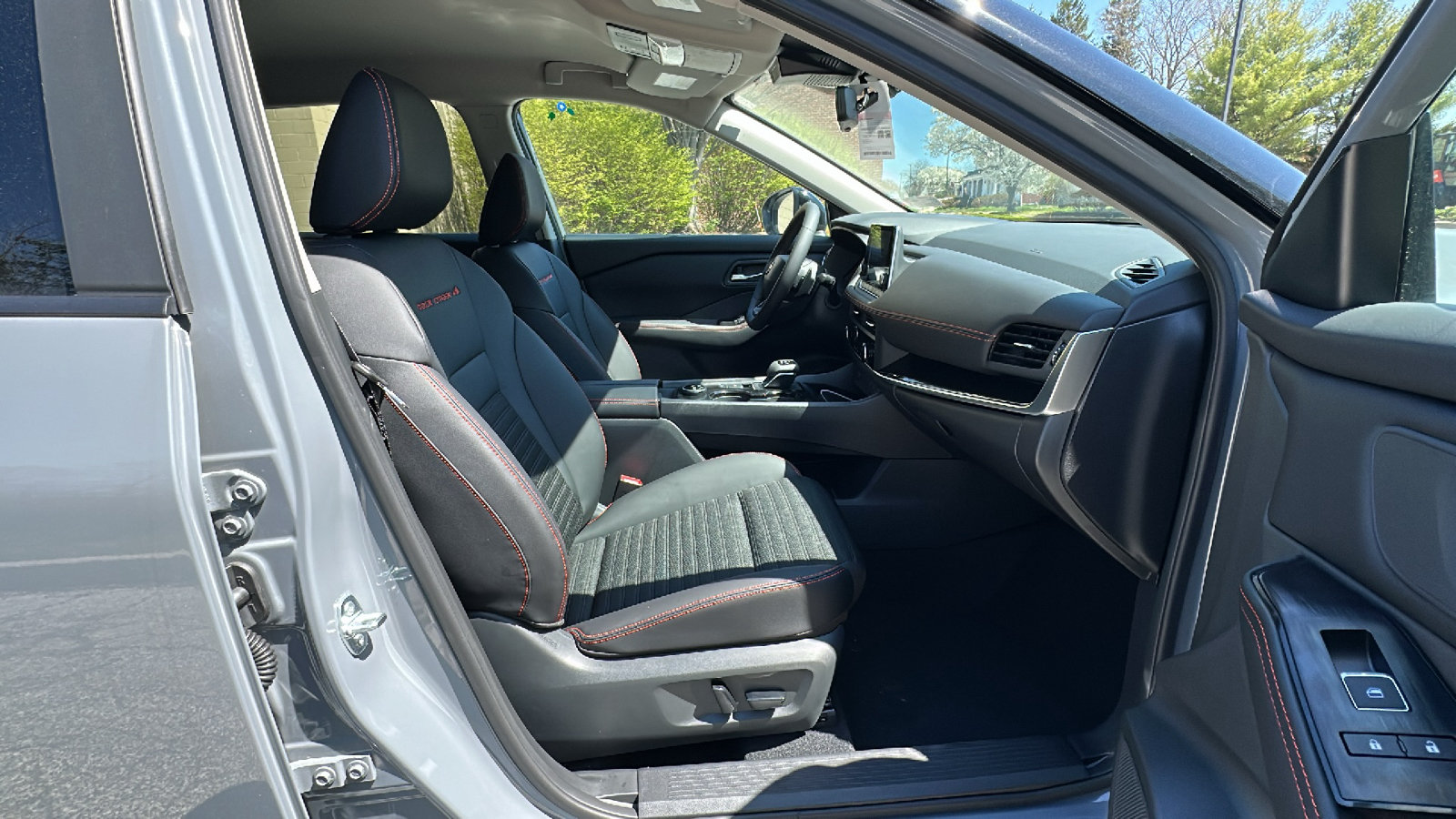 New 2026 Nissan Rogue SV w/ Rock Creek Premium Package AWD/4WD image 8