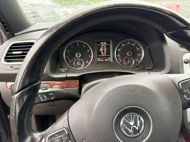 Used 2012 Volkswagen Eos Lux FWD image 26