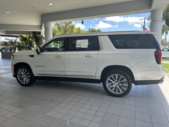 Used 2022 GMC Yukon XL Denali w/ Advanced Technology Package AWD/4WD image 16