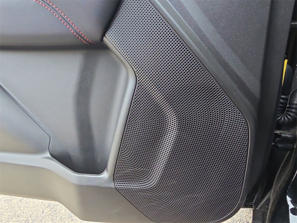 Used 2024 Chevrolet Colorado Z71 w/ Z71 Convenience Package 2 image 25