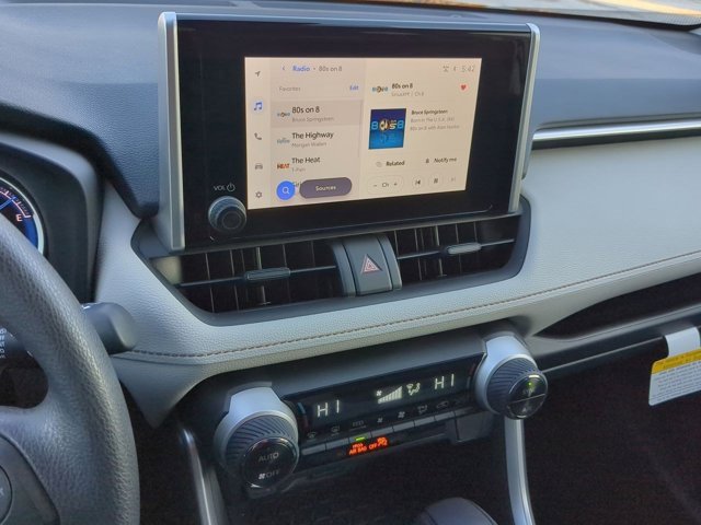 Used 2025 Toyota RAV4 XLE image 11