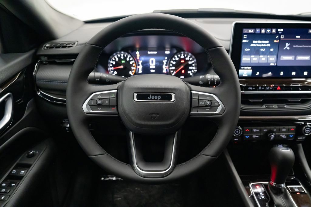 New 2026 Jeep Compass Latitude image 14