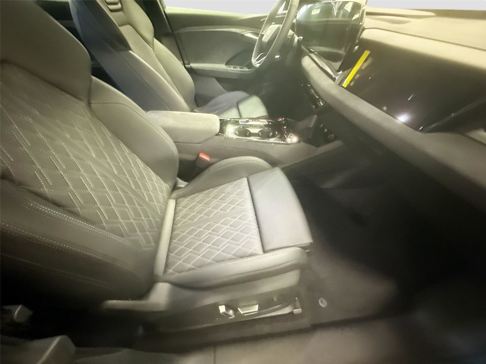 New 2027 Audi SQ6 e-tron Prestige AWD/4WD image 29