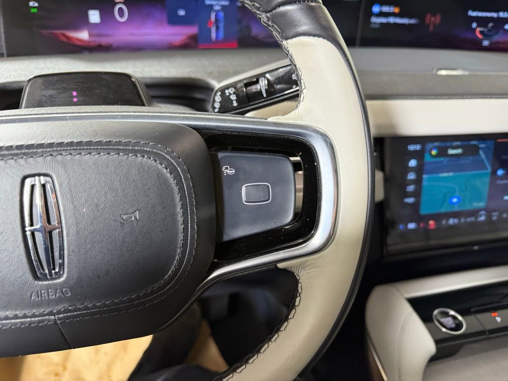 Certified 2025 Lincoln Navigator Reserve image 25