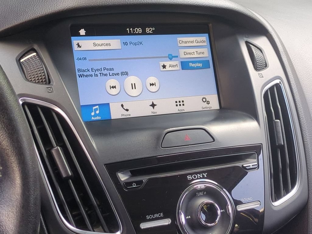 Used 2017 Ford Focus Titanium w/ Titanium Technology Package FWD image 19