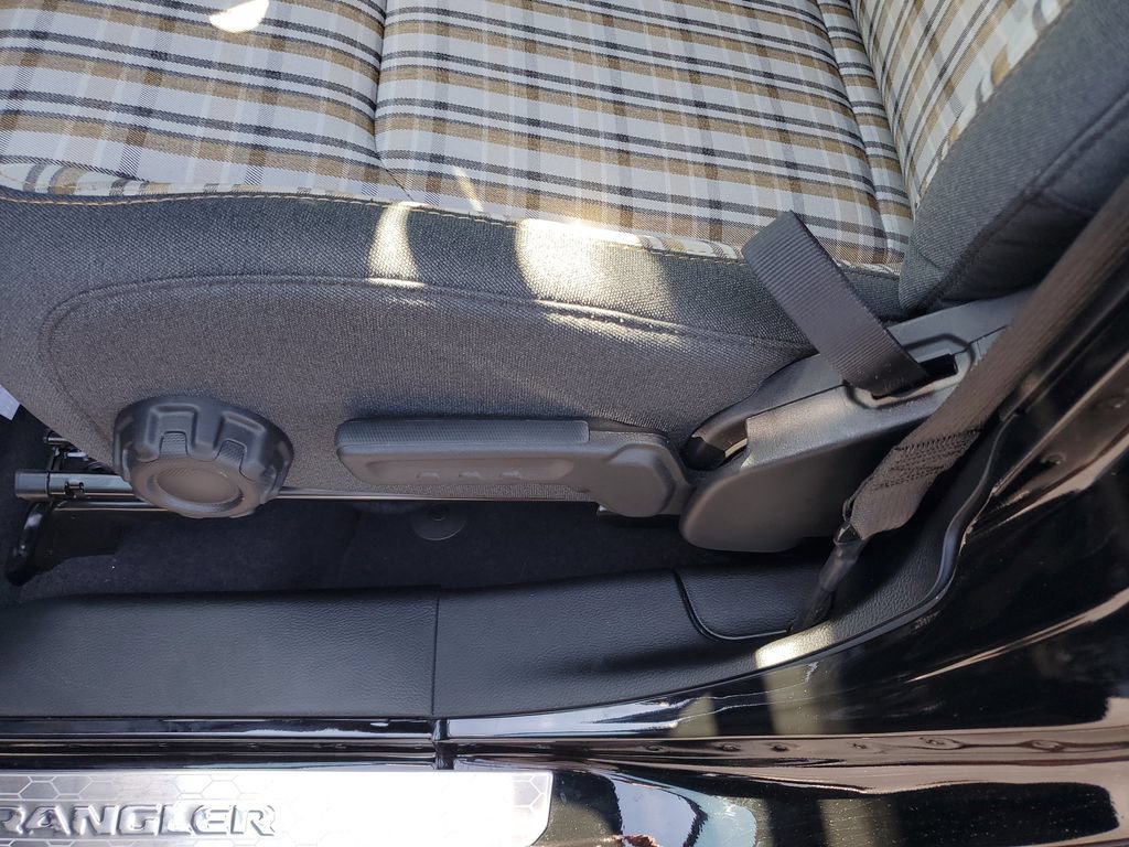 Used 2026 Jeep Wrangler Unlimited Sport AWD/4WD image 16