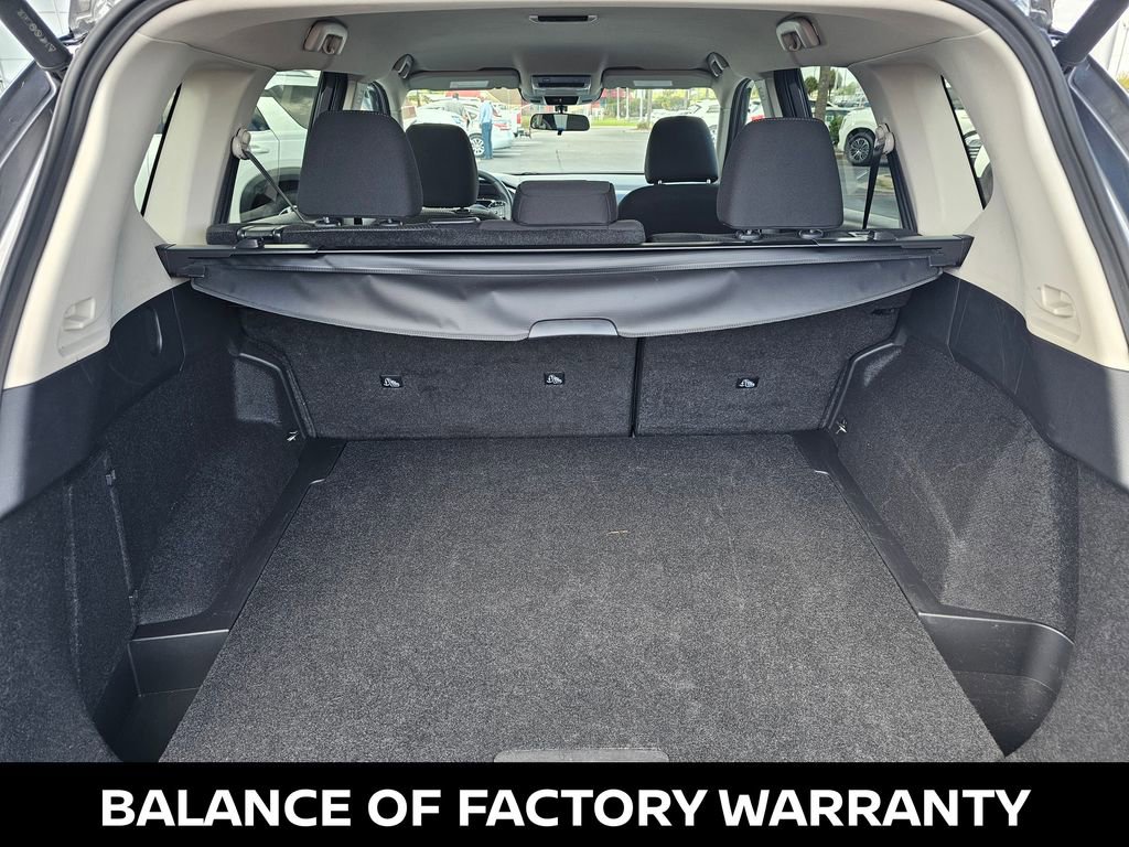 Used 2025 Nissan Rogue SV image 11