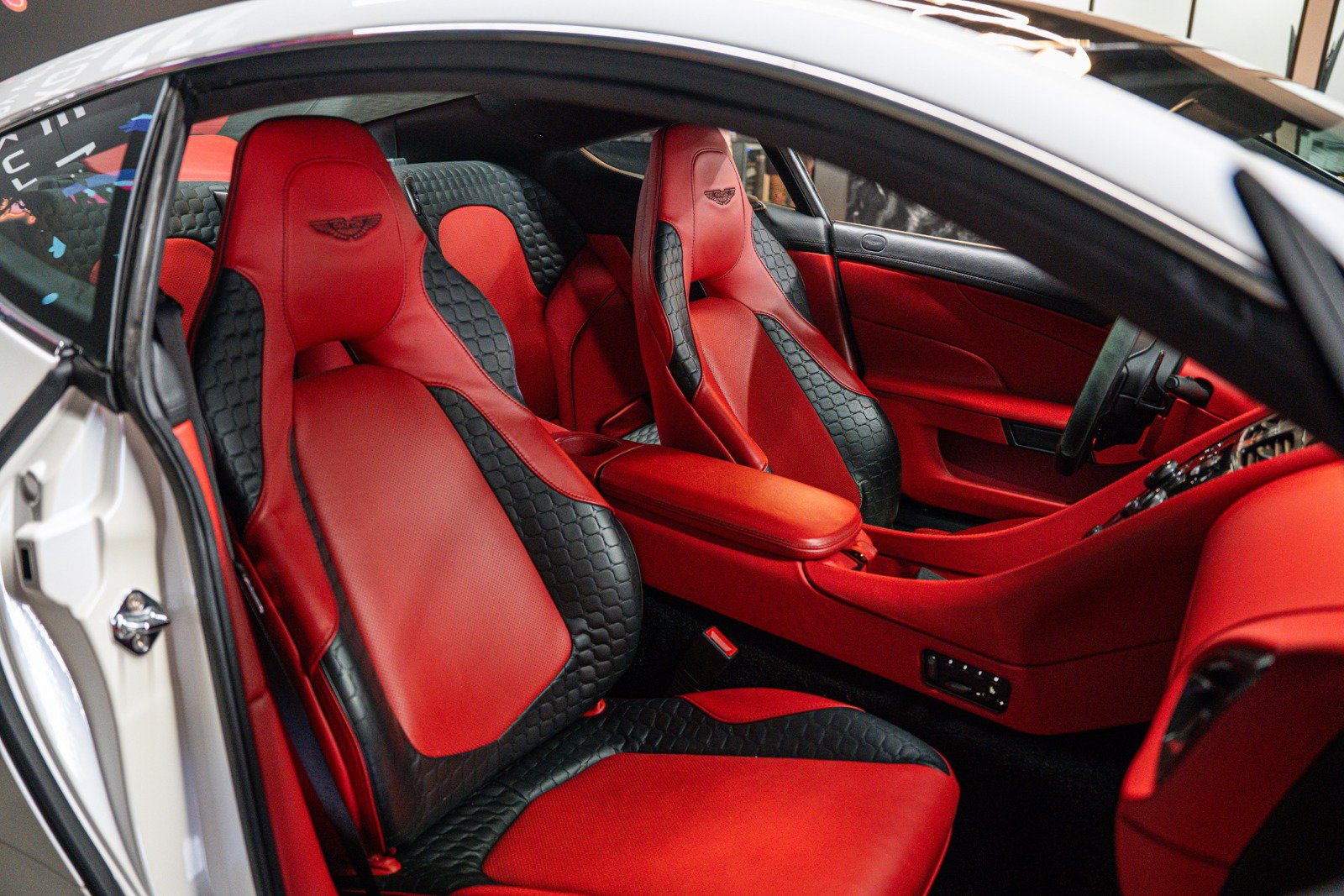 Used 2014 Aston Martin Vanquish Coupe RWD image 11
