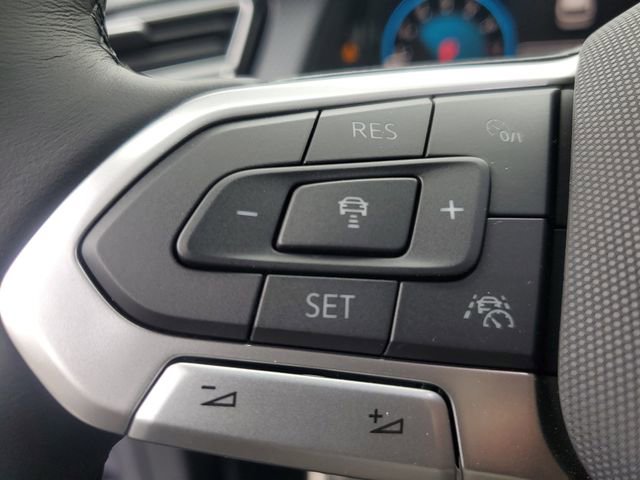 New 2026 Volkswagen Atlas Cross Sport SEL R-Line image 25