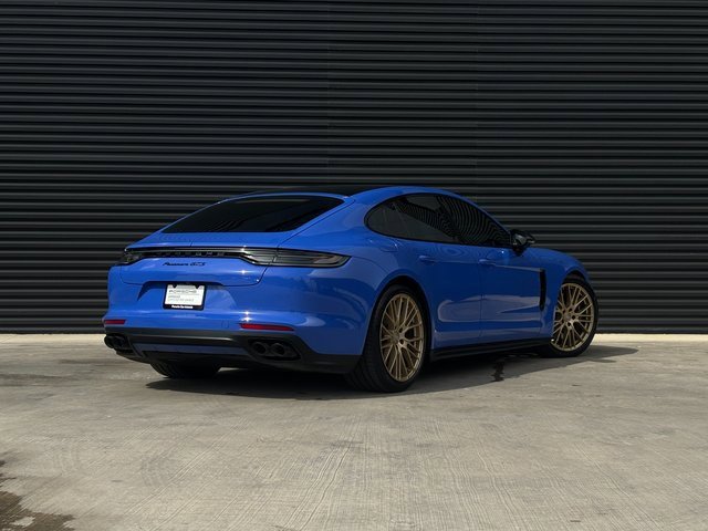 Used 2023 Porsche Panamera GTS image 7