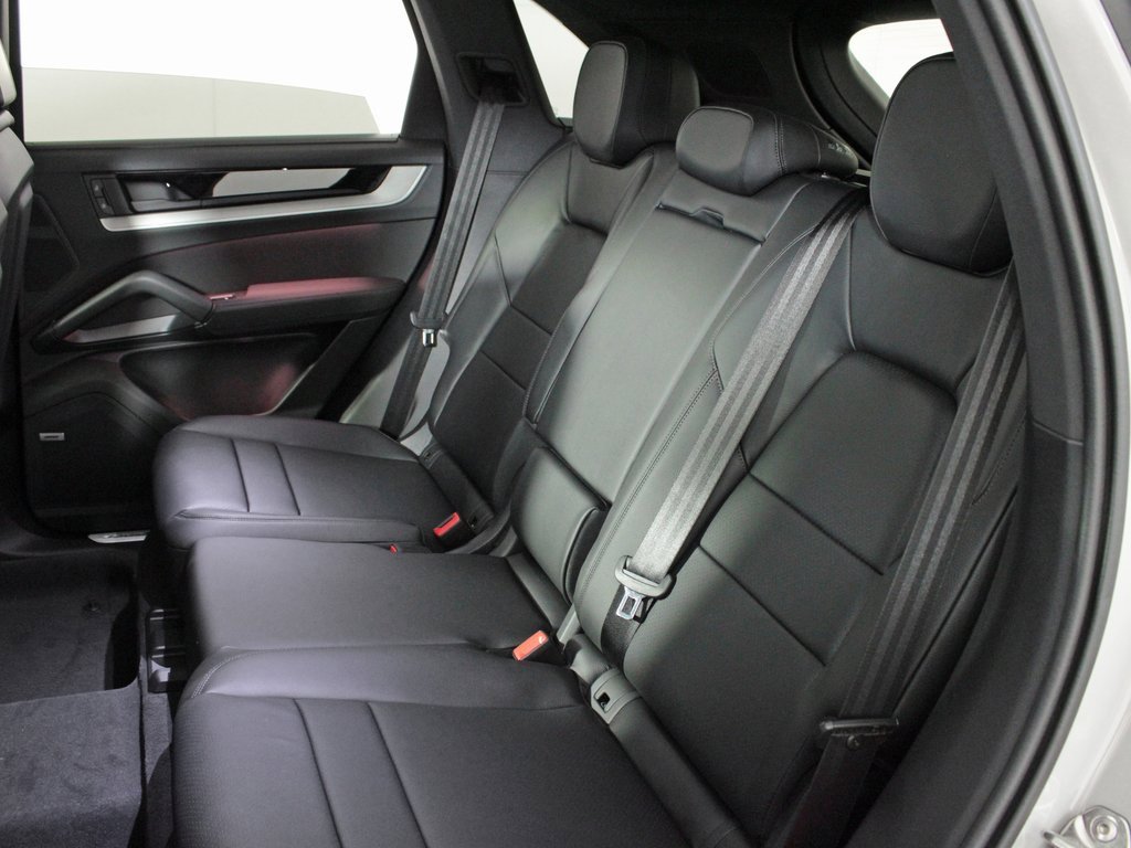 Used 2025 Porsche Cayenne E-Hybrid image 34