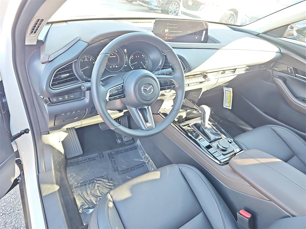 New 2025 MAZDA CX-30 2.5 Turbo w/ Premium Plus Pkg image 16