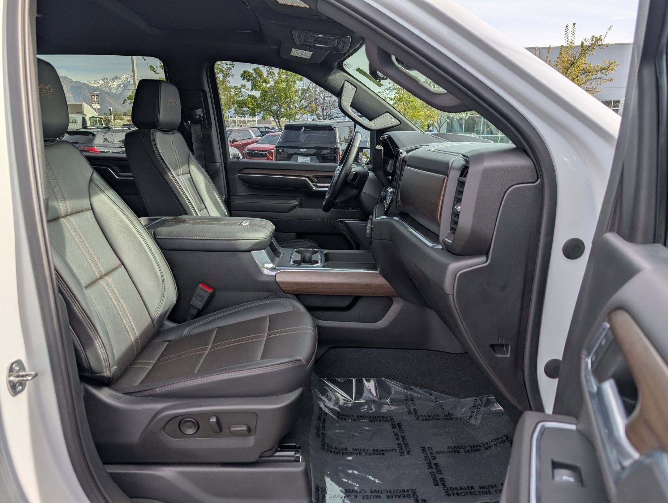 Certified 2024 Chevrolet Silverado 3500 High Country w/ Technology Package image 28