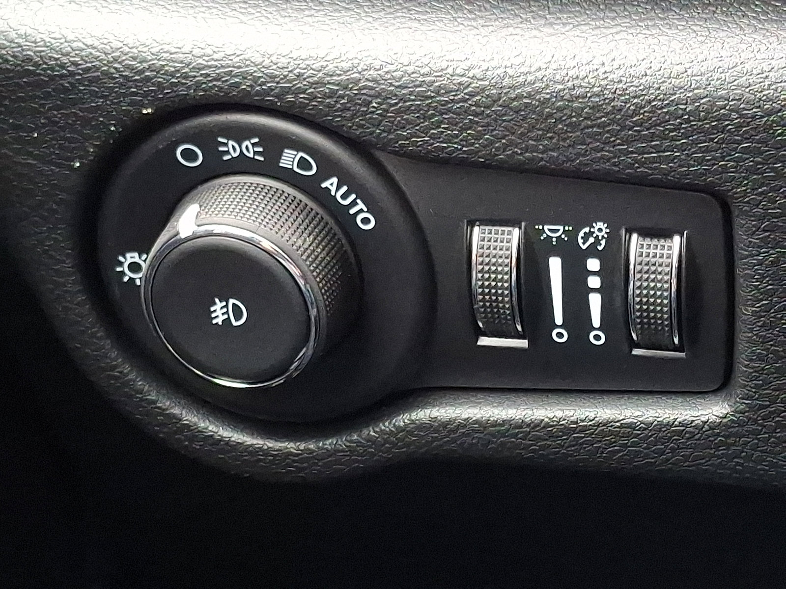 New 2026 Chrysler Pacifica Select image 15