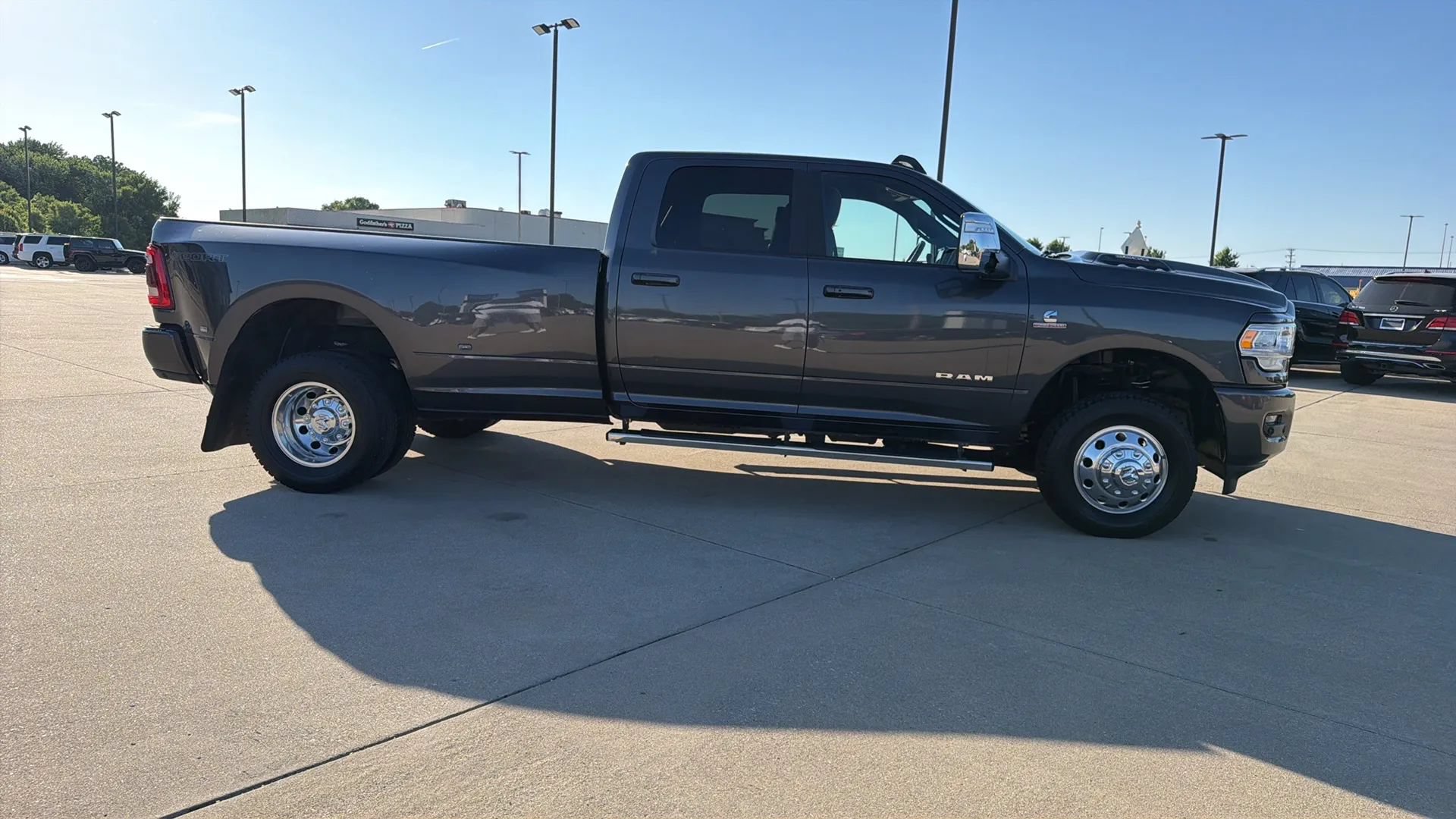 Used 2023 RAM 3500 Laramie AWD/4WD image 29