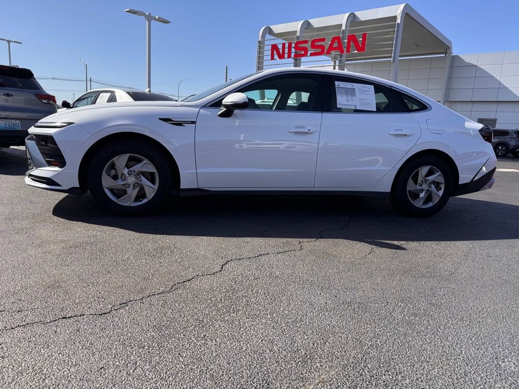 Used 2025 Hyundai Sonata SE image 2