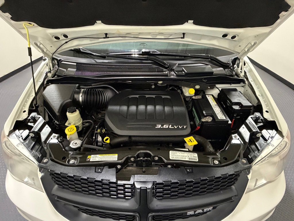 Used 2013 RAM C/V Tradesman image 16