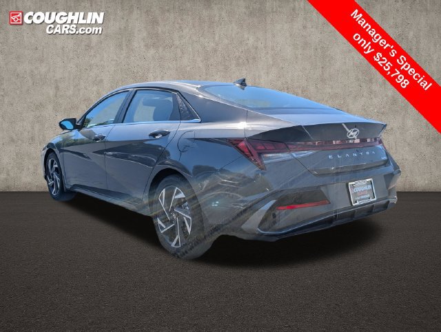 Certified 2026 Hyundai Elantra Limited FWD image 5