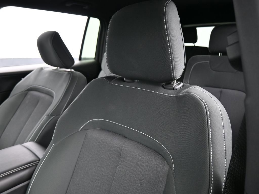 Used 2024 Jeep Grand Cherokee L Laredo w/ Luxury Tech Group I image 16