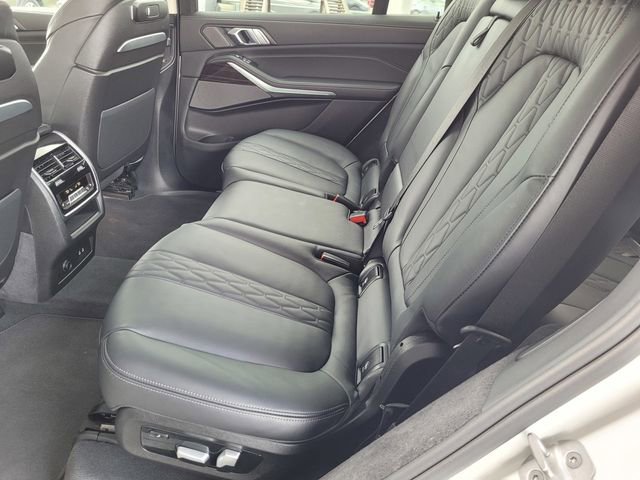 Used 2026 BMW X7 xDrive40i image 16