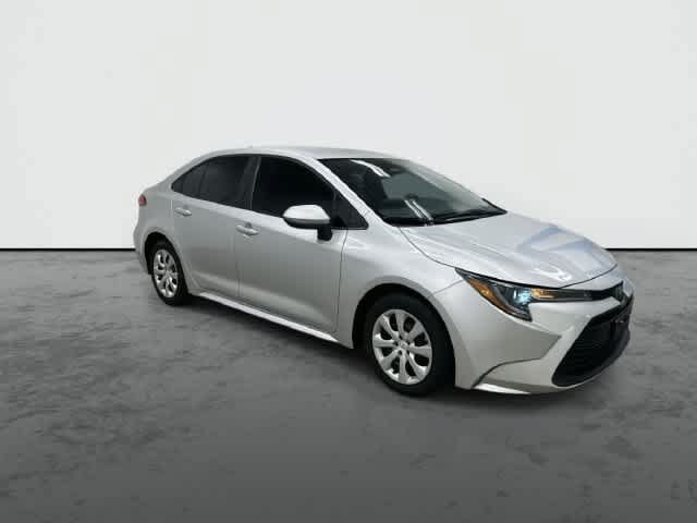 Used 2025 Toyota Corolla LE FWD image 5