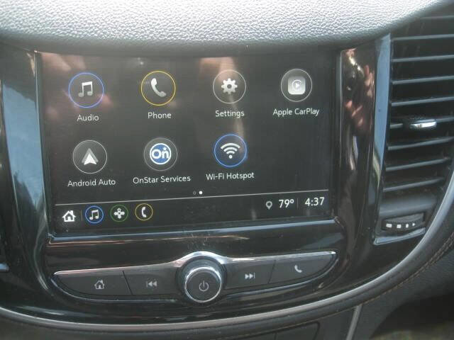 Used 2018 Chevrolet Trax LT w/ LT Convenience Package image 20