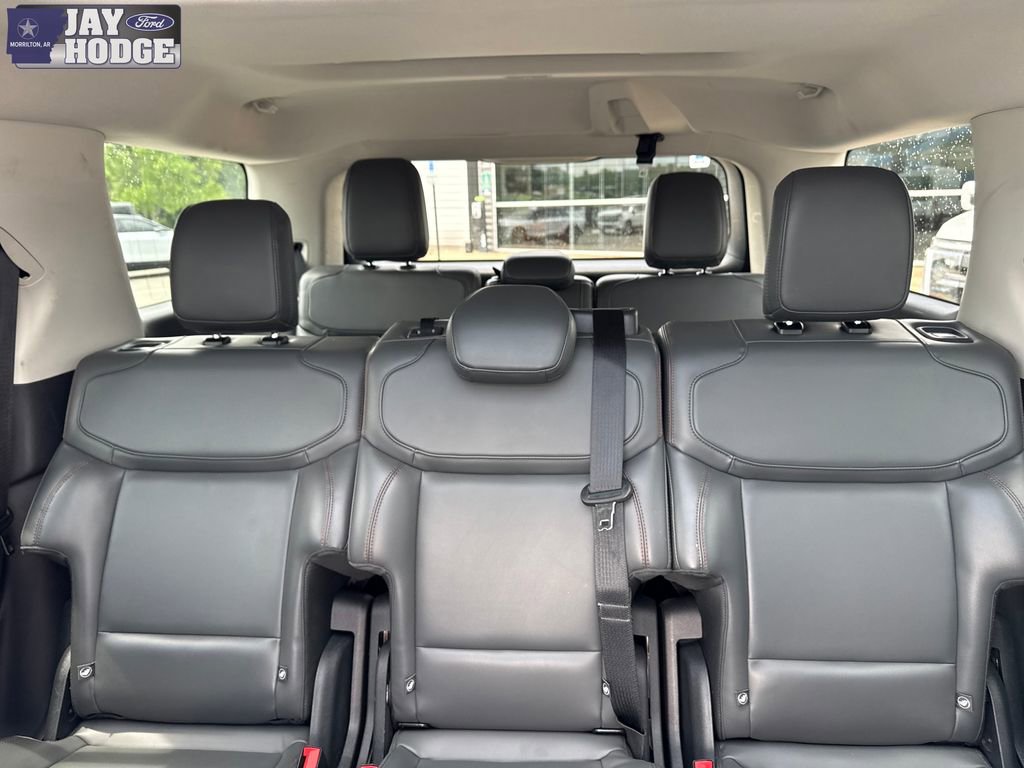 Used 2025 Ford Expedition Active AWD/4WD image 35