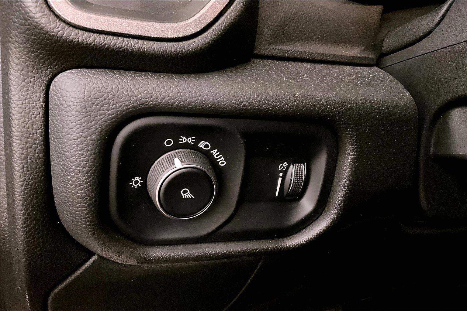 Used 2022 RAM 2500 Tradesman w/ Towing Technology Group image 30