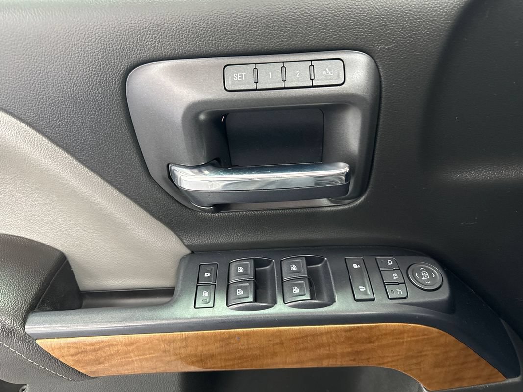 Used 2017 Chevrolet Silverado 1500 LTZ AWD/4WD image 10
