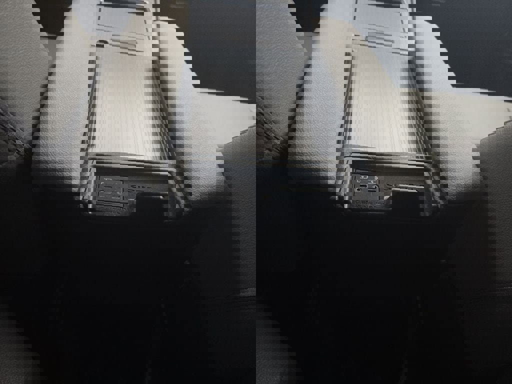 Used 2025 Toyota Sienna XLE image 14