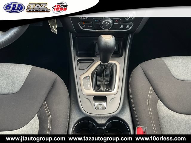 Used 2018 Jeep Cherokee Latitude FWD image 18