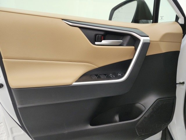 Used 2025 Toyota RAV4 XLE image 11