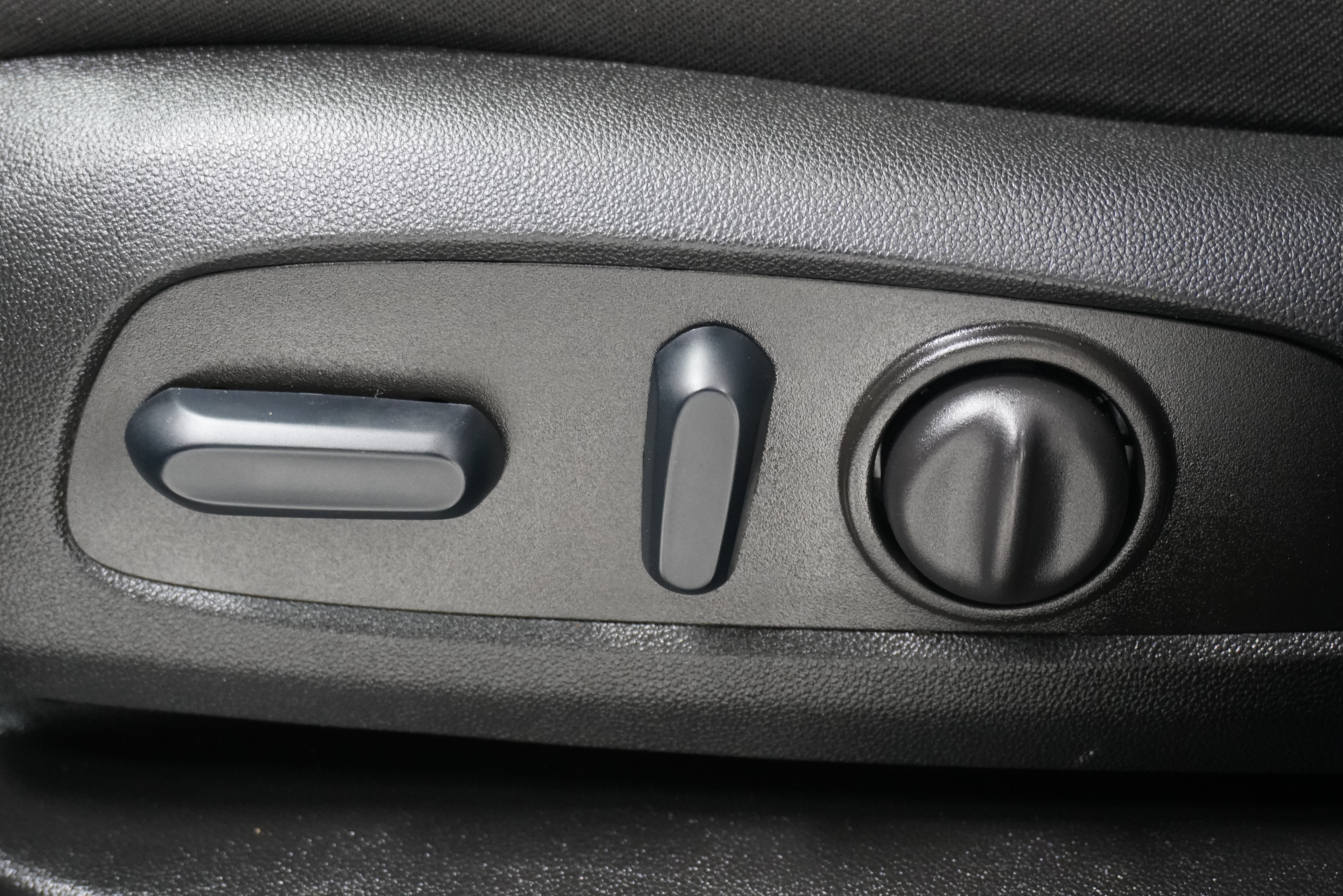Used 2023 Chevrolet Equinox LT FWD image 15