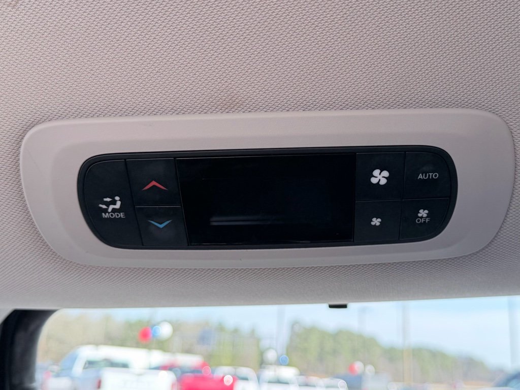 Used 2020 Chrysler Pacifica Touring-L FWD image 24