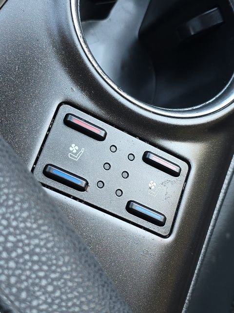 Used 2022 Toyota Camry XLE w/ Navigation Upgrade Package image 37